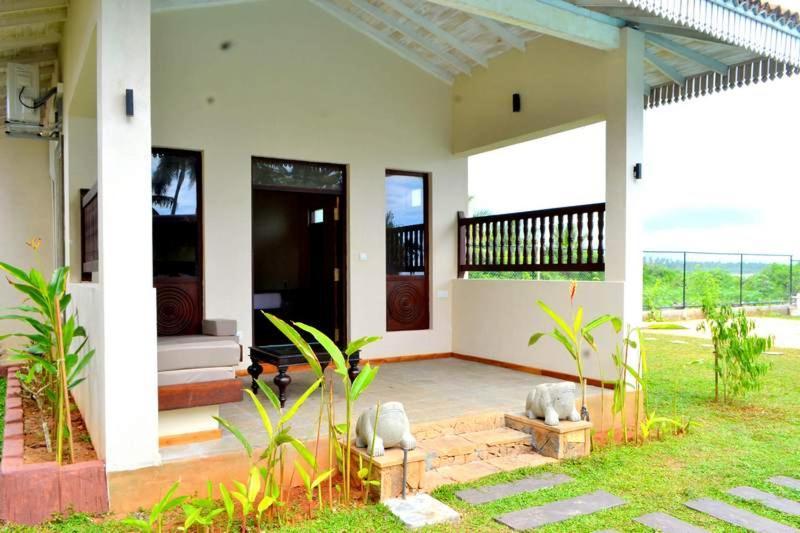 Guru Beach Resort Tangalle Eksteriør bilde